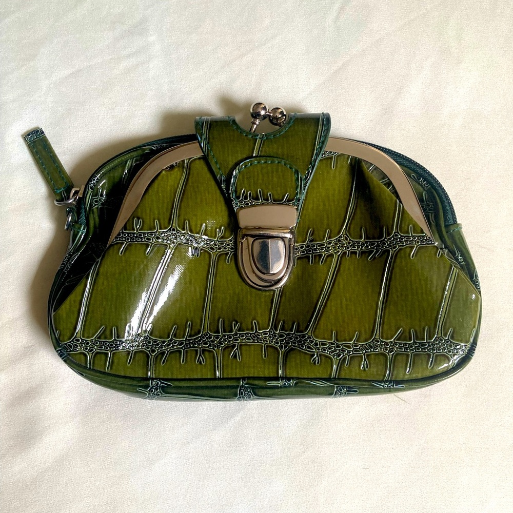 Green Patent Leather Crocodile-Embossed Women's Clutch Bag